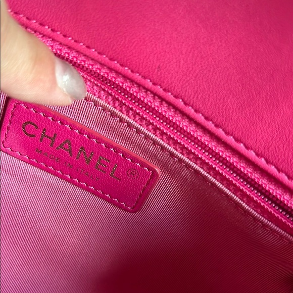 Chanel Mademoiselle Fuchsia Quilted Shoulder Bag - Picture 4 of 12